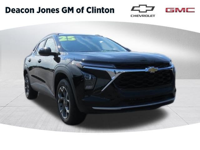 2025 Chevrolet Trax LT in Mosaic Black Metallic — front three-quarter view