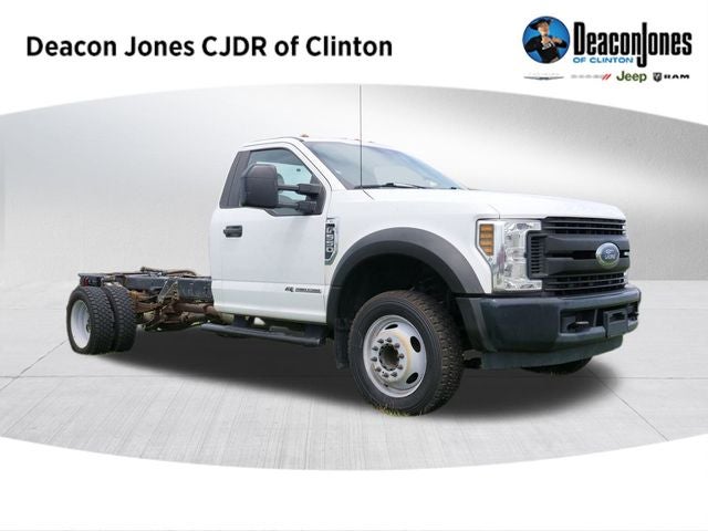 2018 Ford F-550SD XL DRW in Oxford White — front three-quarter view
